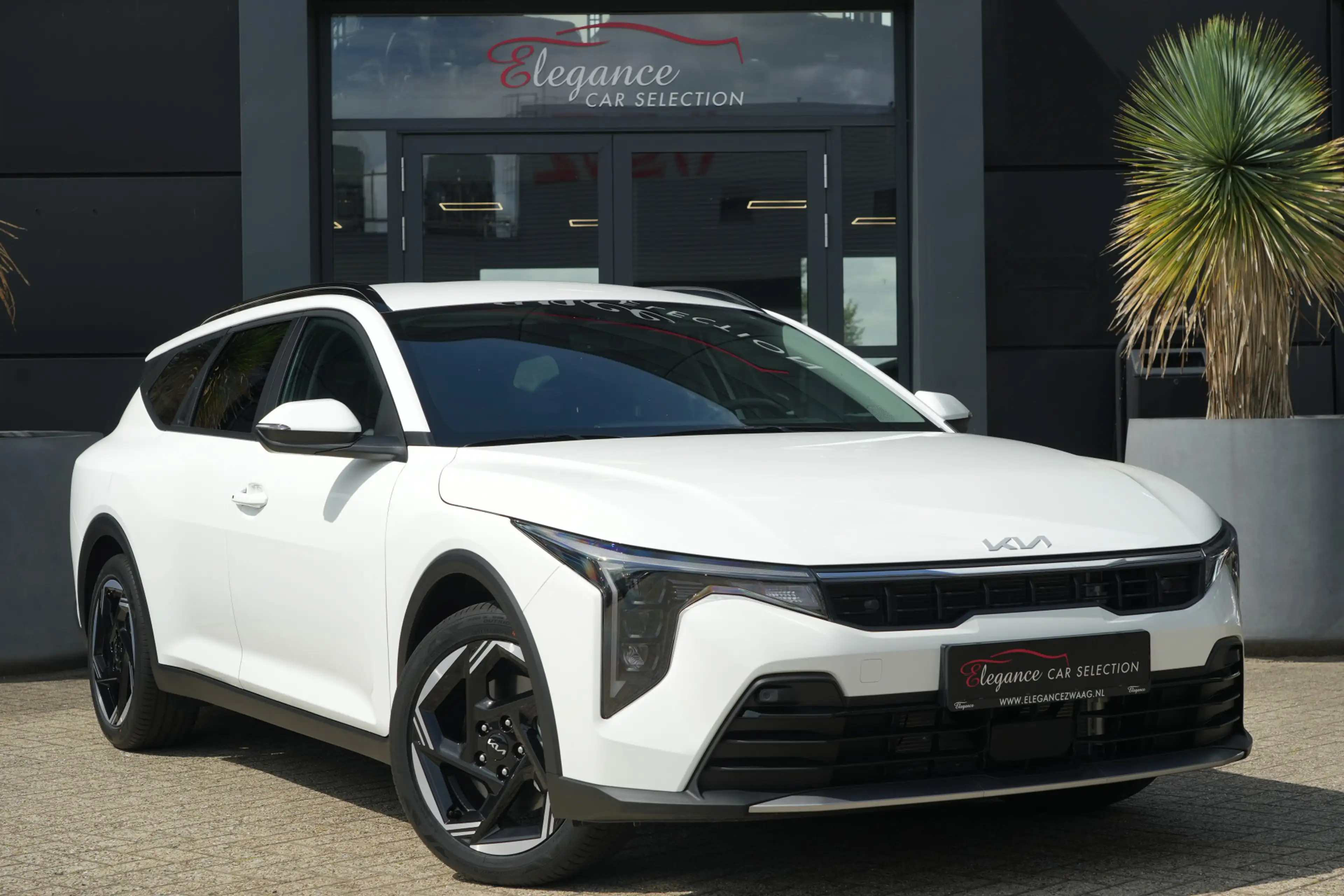Kia K4 Sportswagon 1.6 T-GDi MHEV GT-Line Launch Edition — photo 8