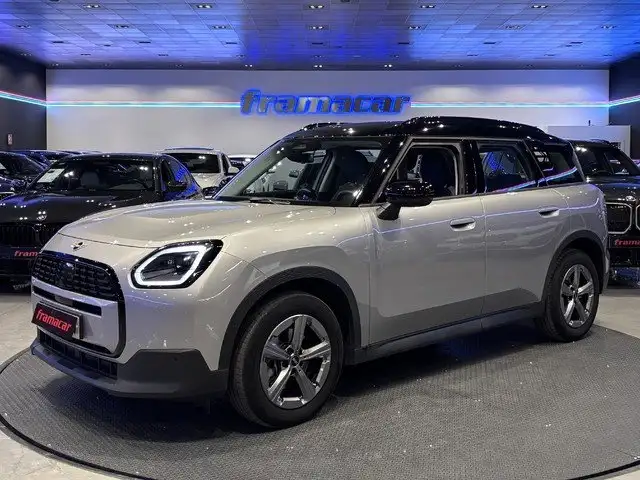 MINI One D Countryman Essential