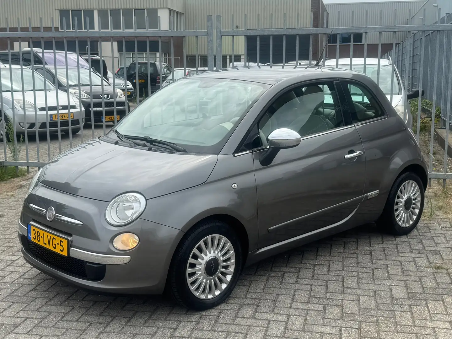 Fiat 500 1.2 Lounge AUTOMAAT! KMST NAP NL AUTO! Panorama l Grijs - 1