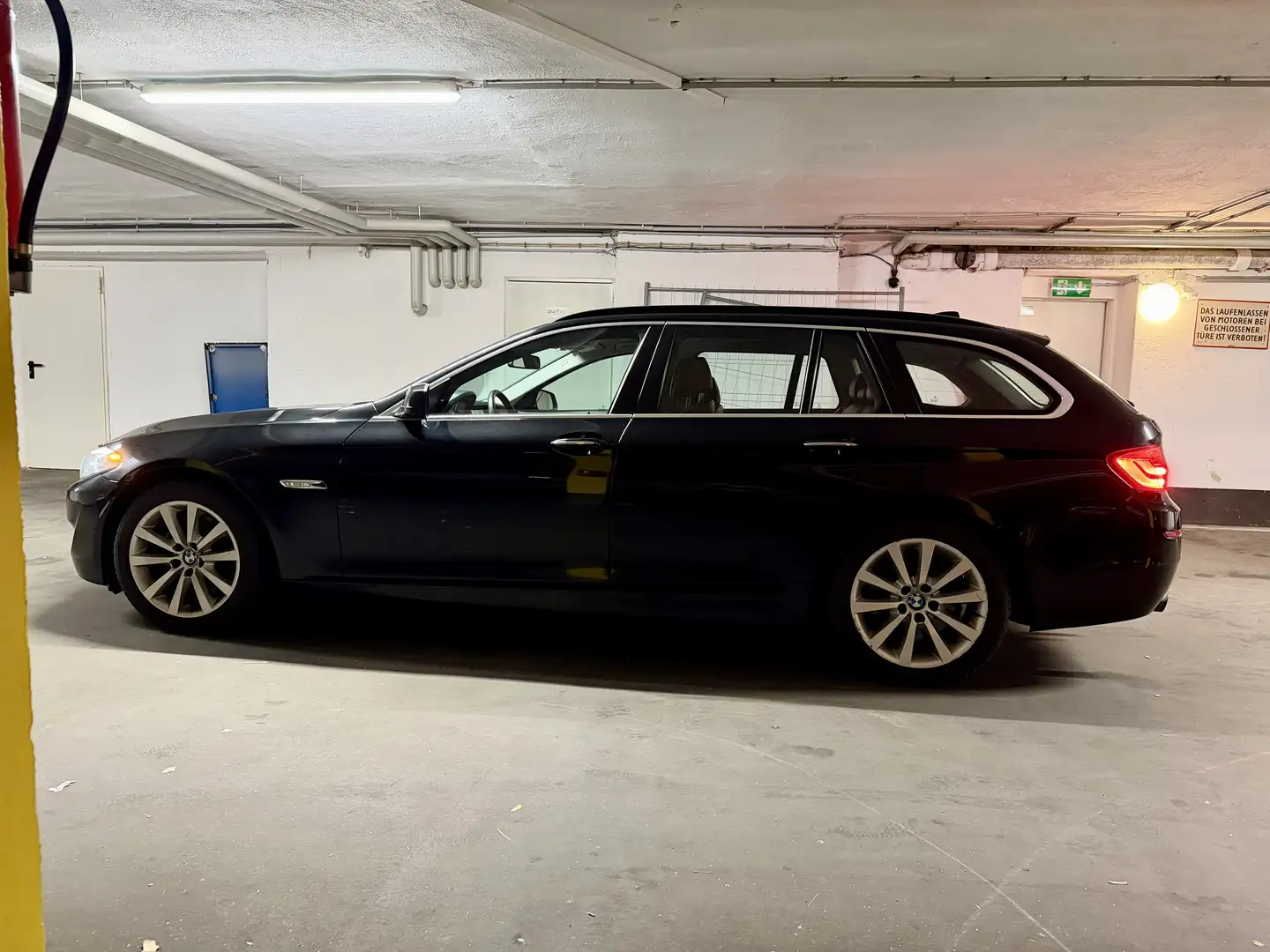 BMW 535 535d xDrive Luxus Aut. Schwarz - 2