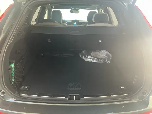 Volvo XC60 Ultra, T6 AWD Plug-in Hybrid, Elektrisch/Benzin, Dark Ansicht 9