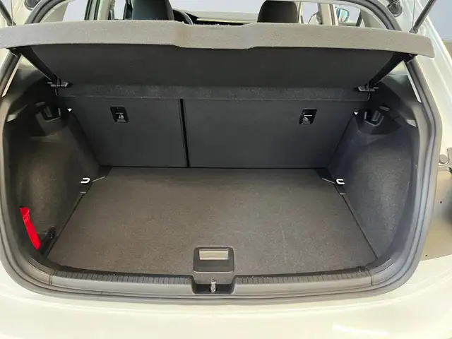 Volkswagen Polo view 14