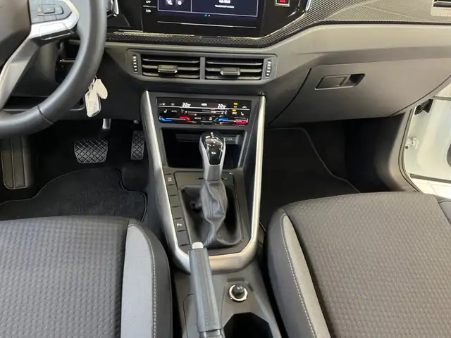 Volkswagen Polo view 9