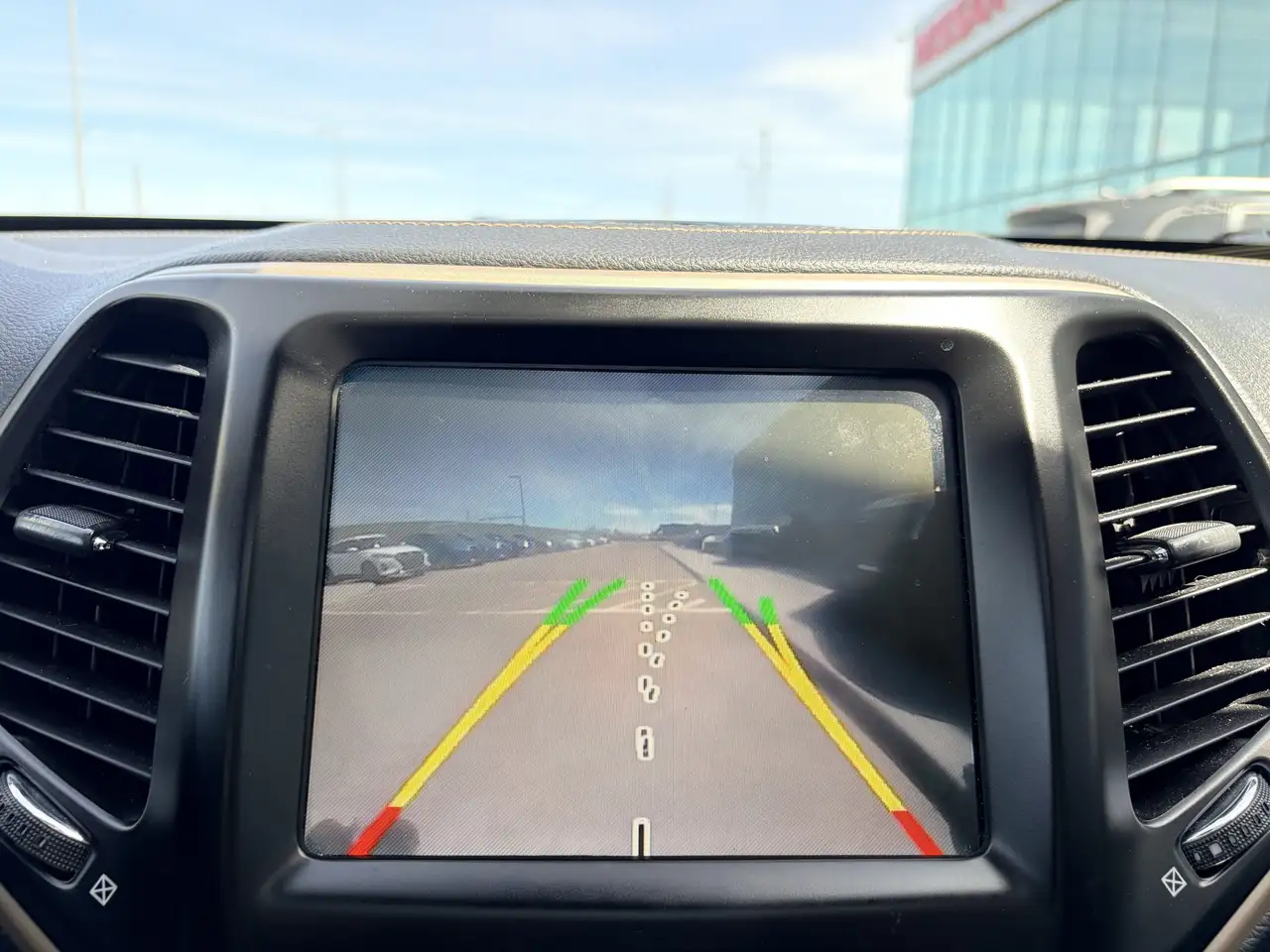 Jeep Cherokee снимка Jeep Cherokee