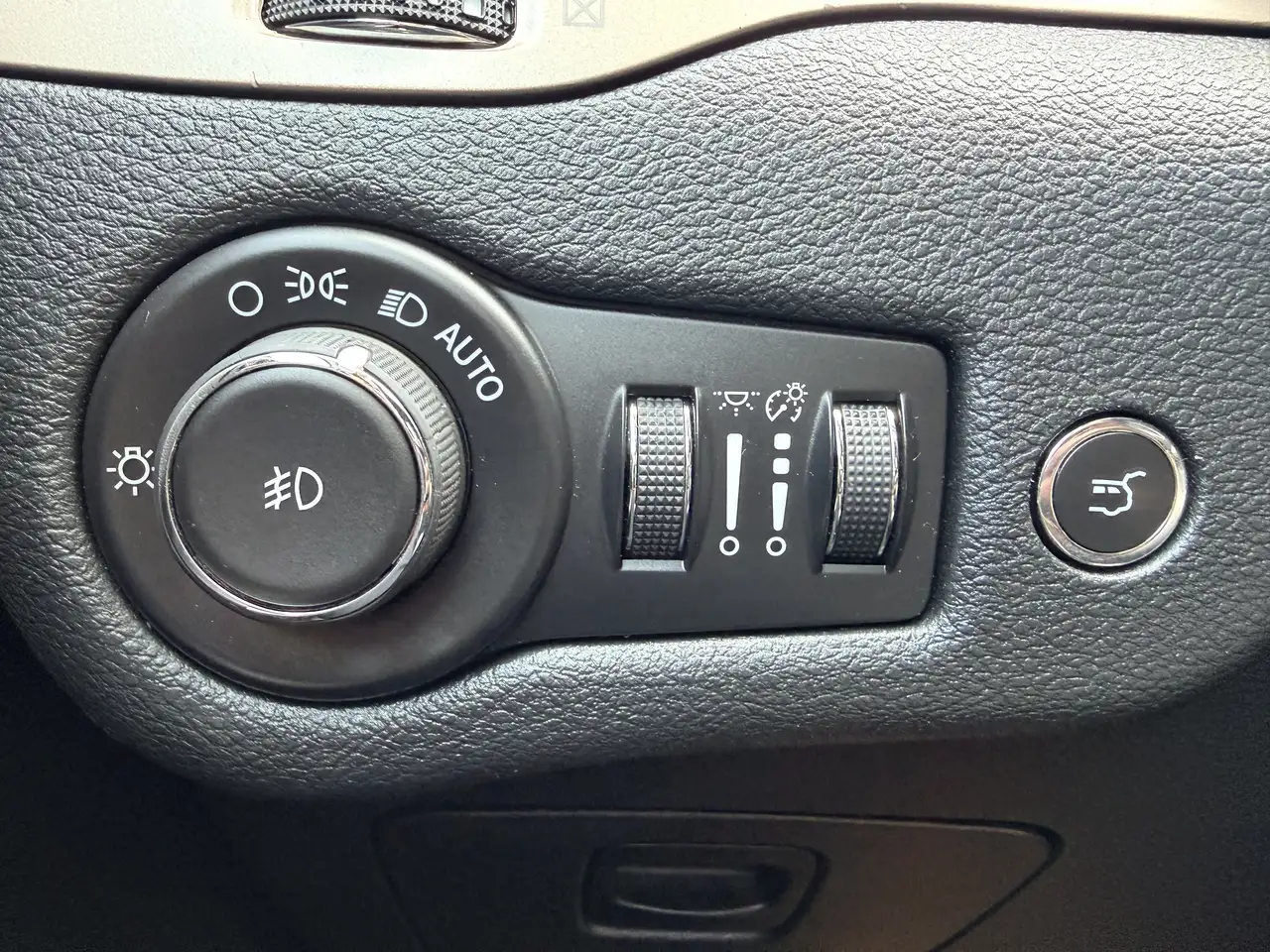 Jeep Cherokee снимка Jeep Cherokee