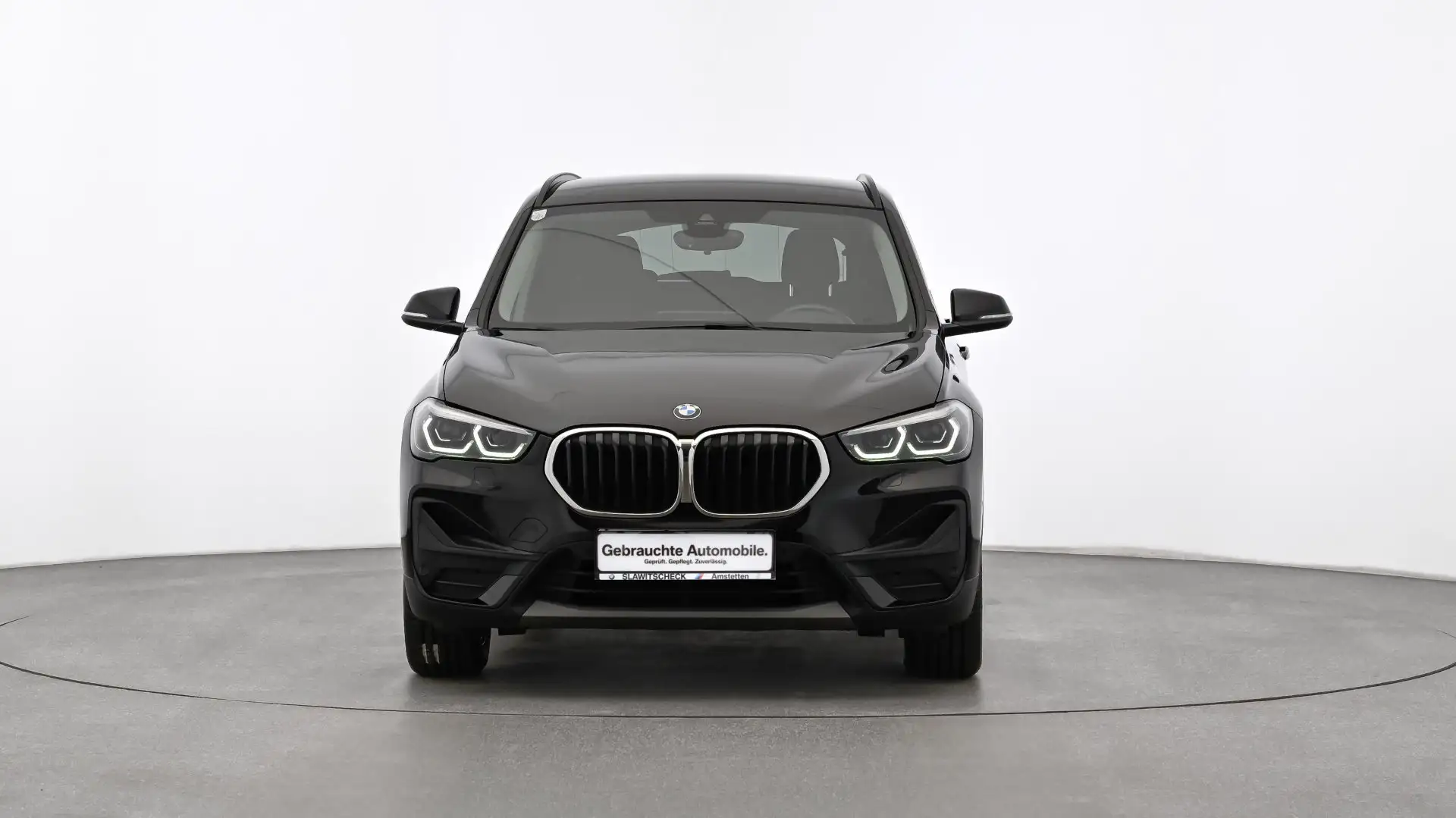 BMW X1 sDrive16d F48 Schwarz - 2