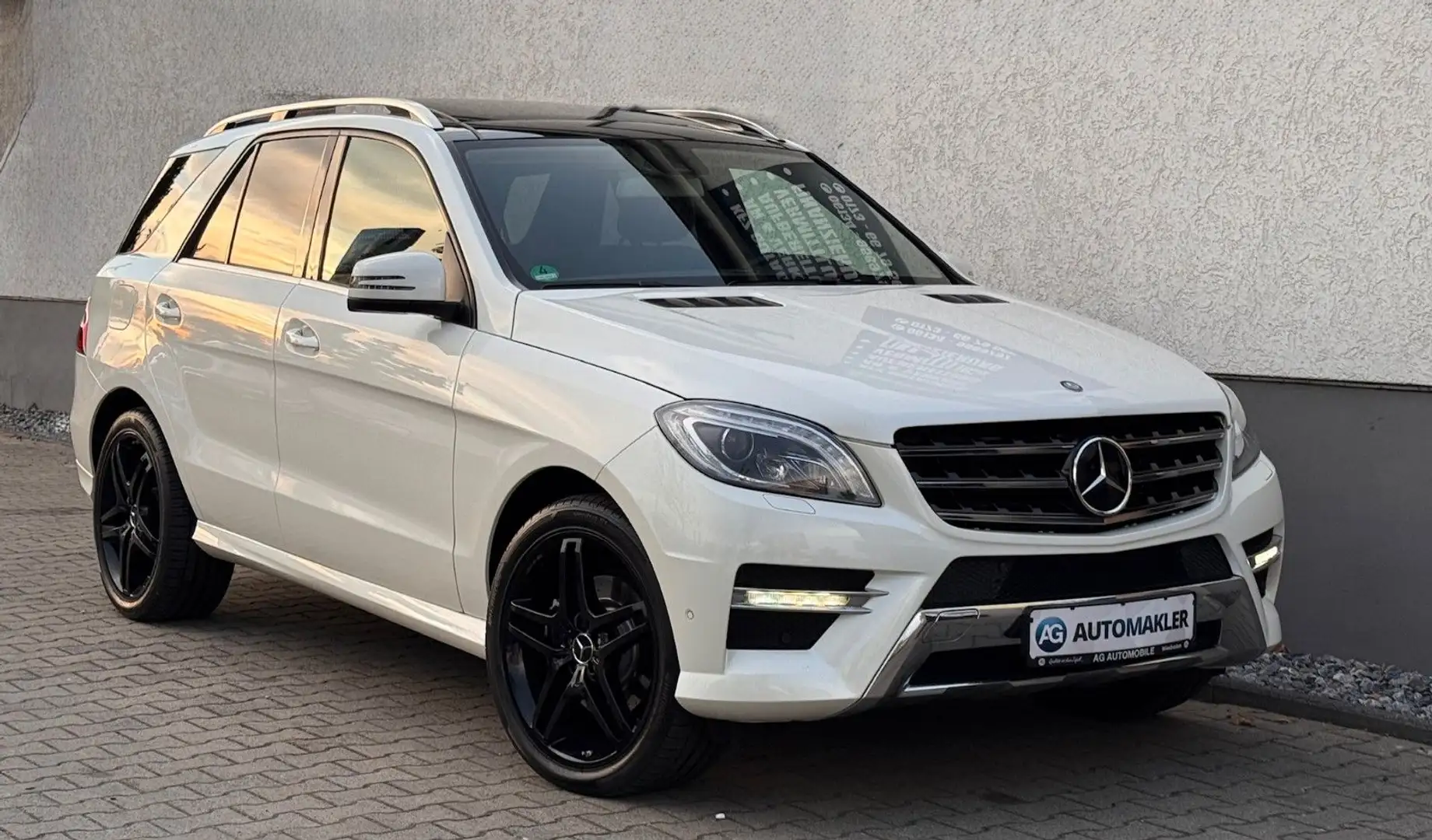 Mercedes-Benz ML 350 CDI BT AMG Pano AHK Distr. H&K KAMERA 21" Weiß - 1
