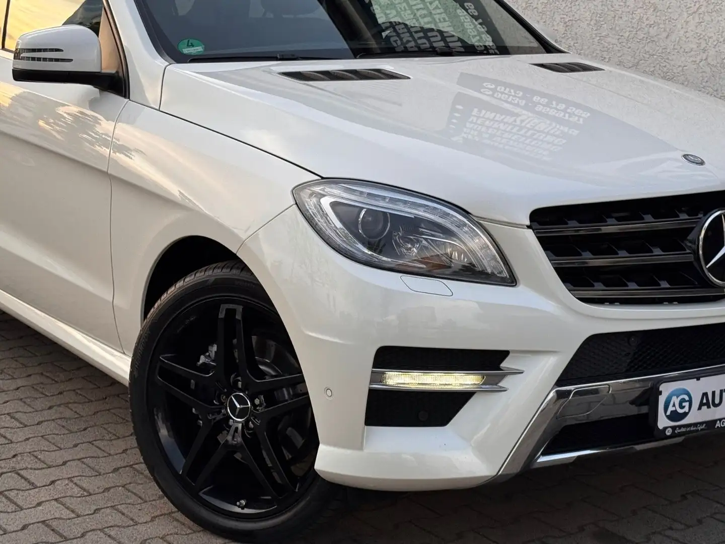 Mercedes-Benz ML 350 CDI BT AMG Pano AHK Distr. H&K KAMERA 21" Weiß - 2