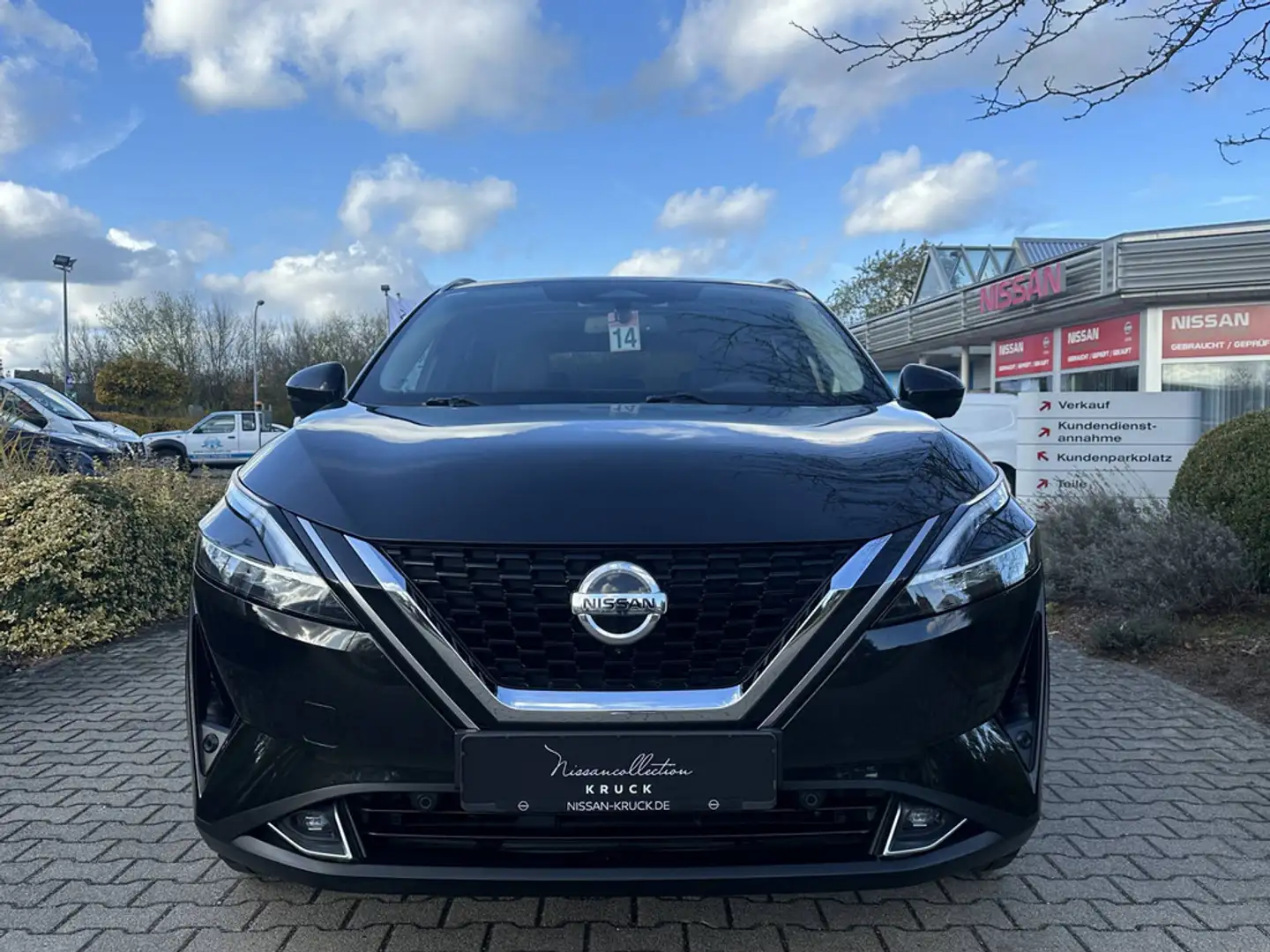 Nissan Qashqai 1.3 DIG-T MHEV 140 PS MT 4x2 N-Connecta Winter Business Design Schwarz - 2