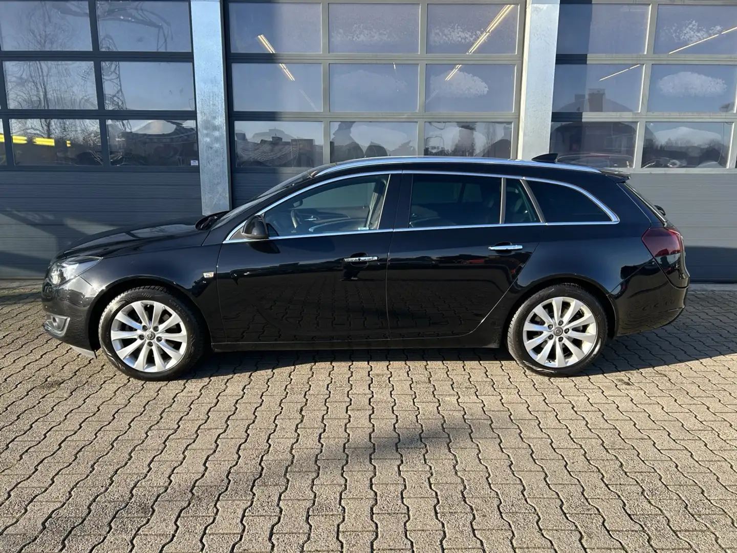 Opel Insignia 1.6 Turbo 170pk Business Executive Noir - 2