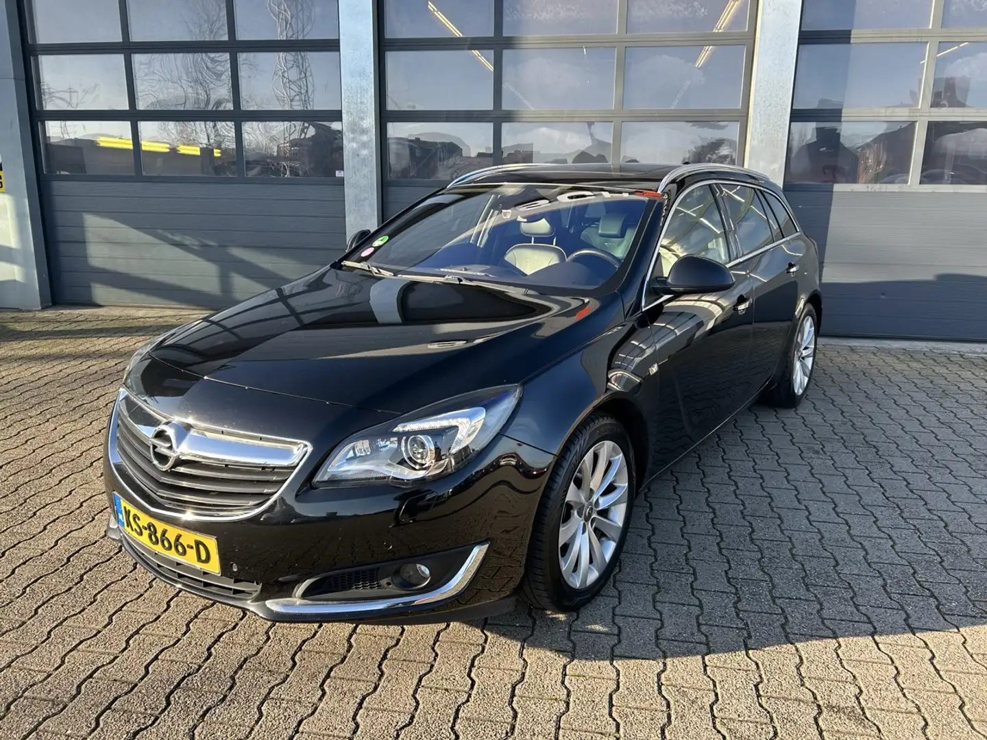 Opel Insignia 1.6 Turbo 170pk Business Executive Noir - 1
