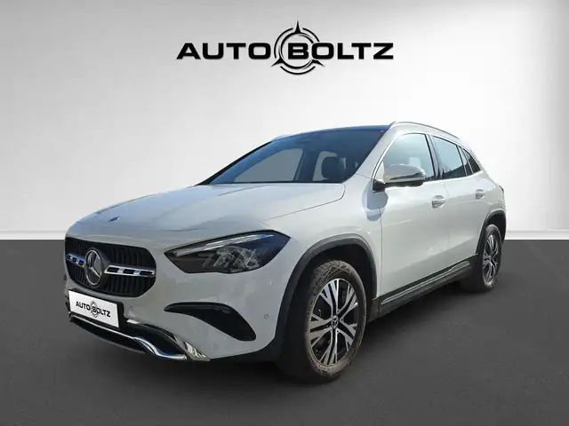 Mercedes-Benz GLA 180 ENp 50600 Pano Winter P el Klappe Kamera