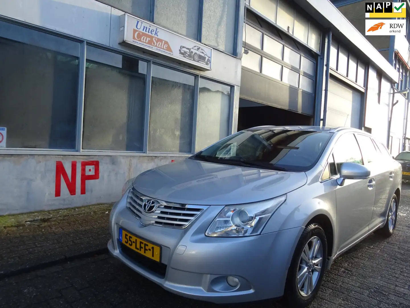 Toyota Avensis Wagon 1.8 VVTi Dynamic Business Special Grau - 1
