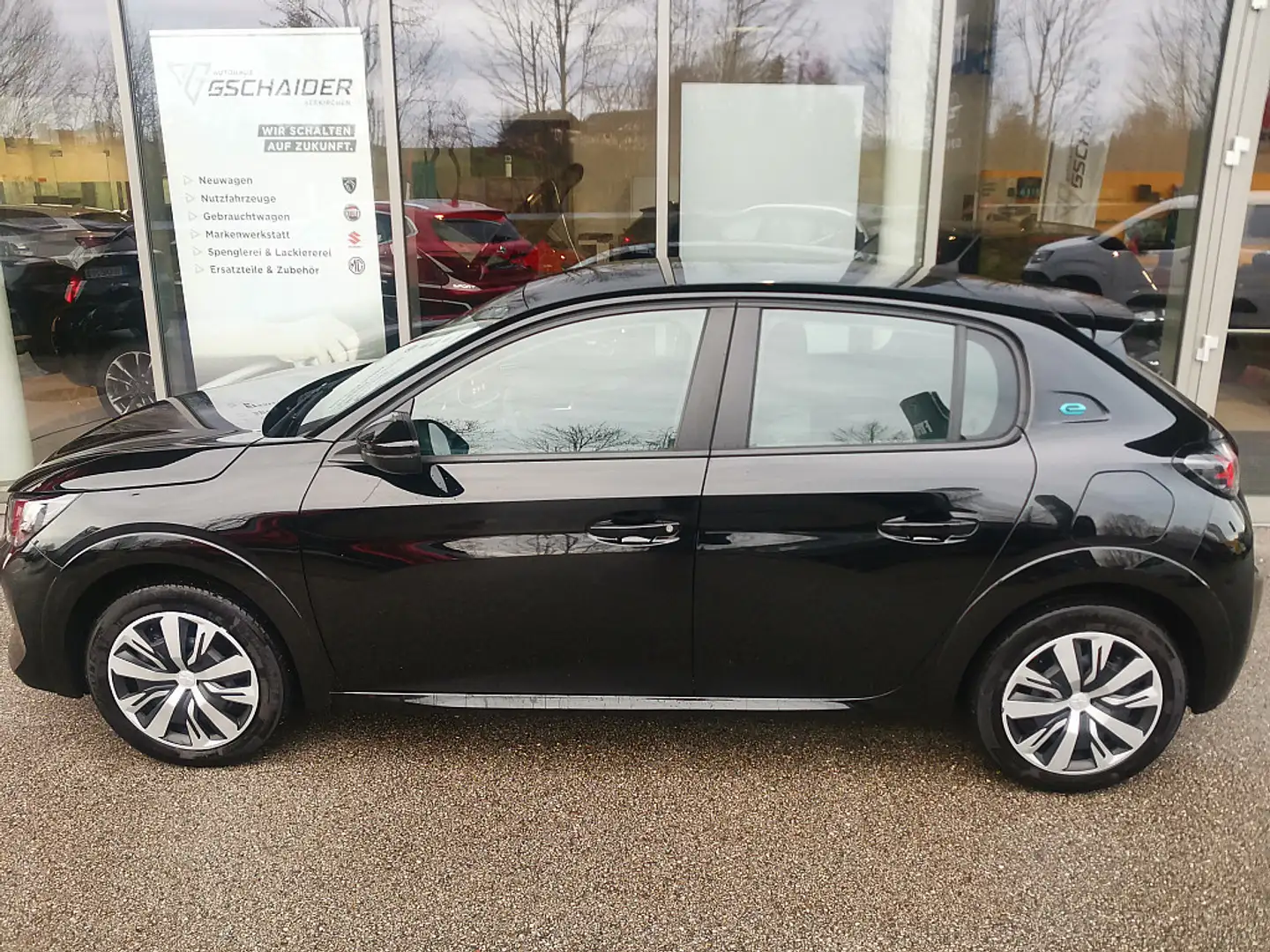 Peugeot e-208 50kWh Active Pack 21.990.- inklusive 3000.- För... Negro - 2