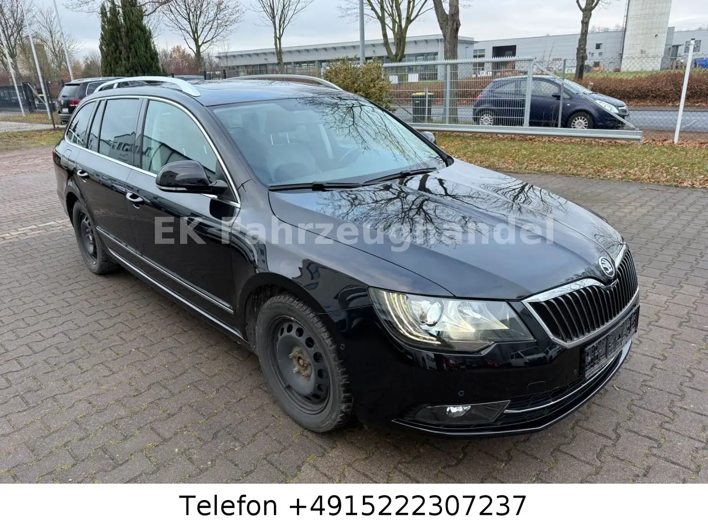 Skoda Superb Combi Elegance Schwarz - 2