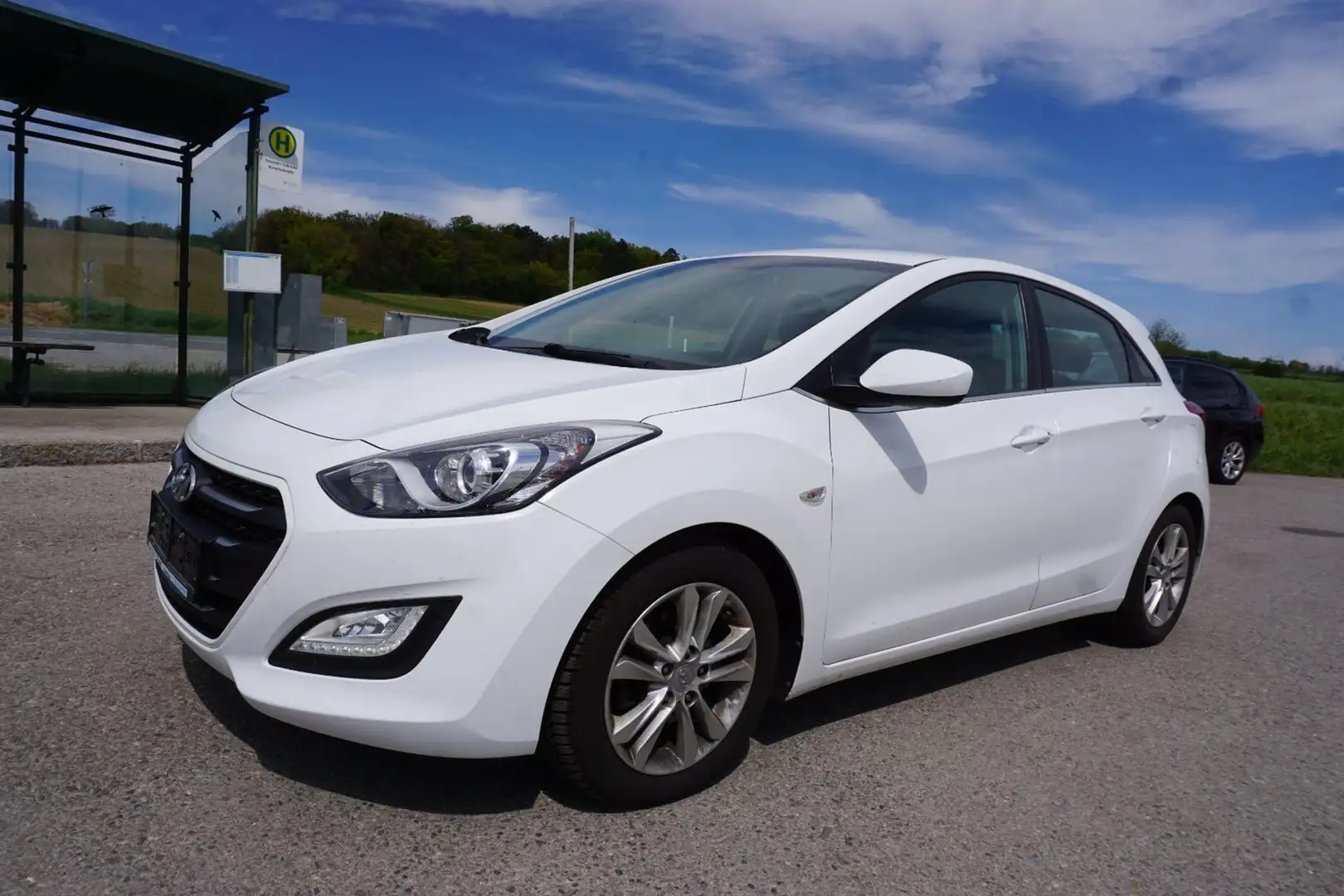 Hyundai i30 1.6 CRDi DPF Comfort Weiß - 2