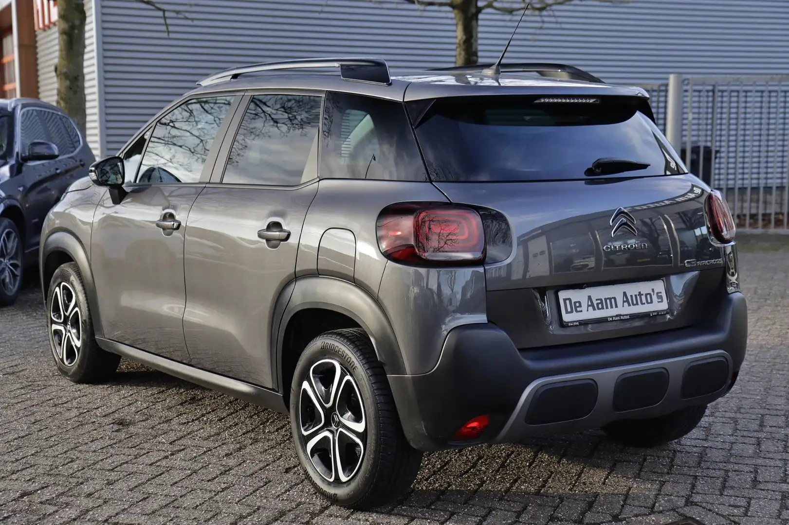 Citroen C3 Aircross 1.2 PureTech 130 Pk Automaat Navi Camera Grijs - 2