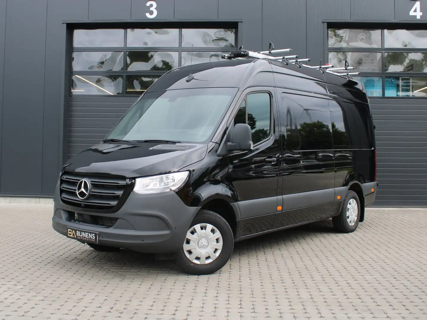 Mercedes-Benz Sprinter 317 L2H2 TREKHAAK 3,5 ton Noir - 2
