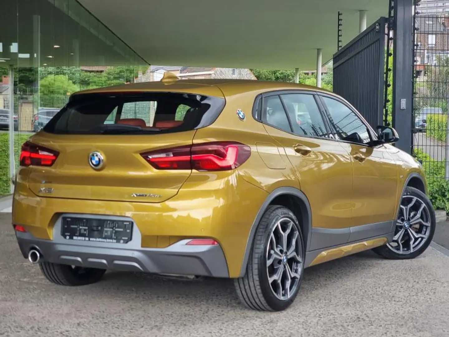 BMW X2 25e xDrive Goud - 2