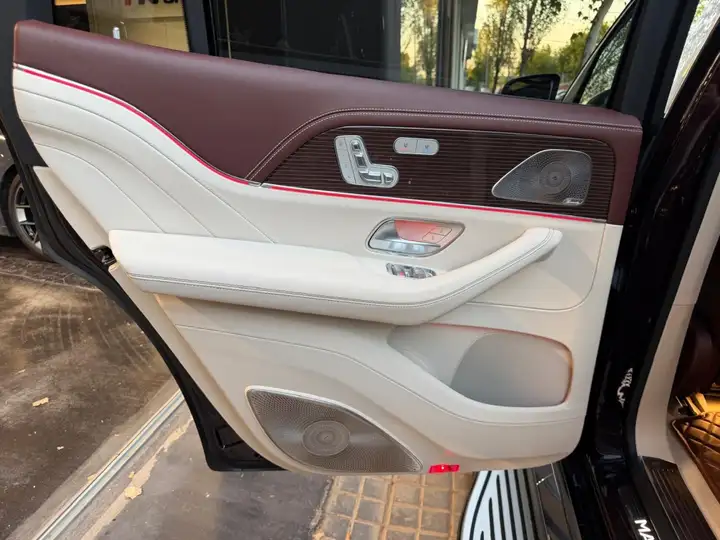 Mercedes-Benz GLS 2024, foto 44