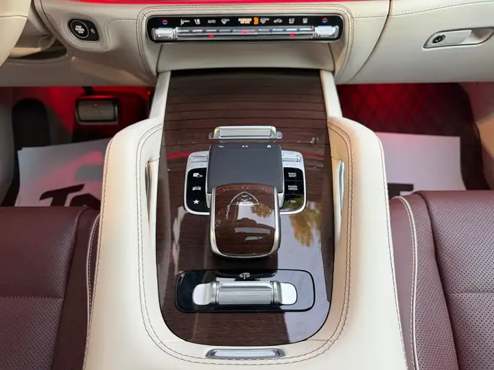 Mercedes-Benz GLS 2024, foto 49