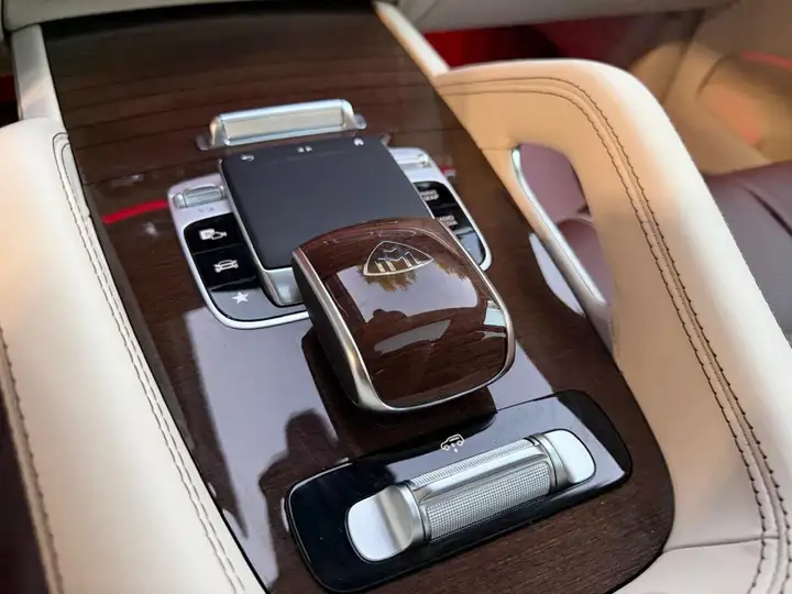 Mercedes-Benz GLS 2024, foto 58