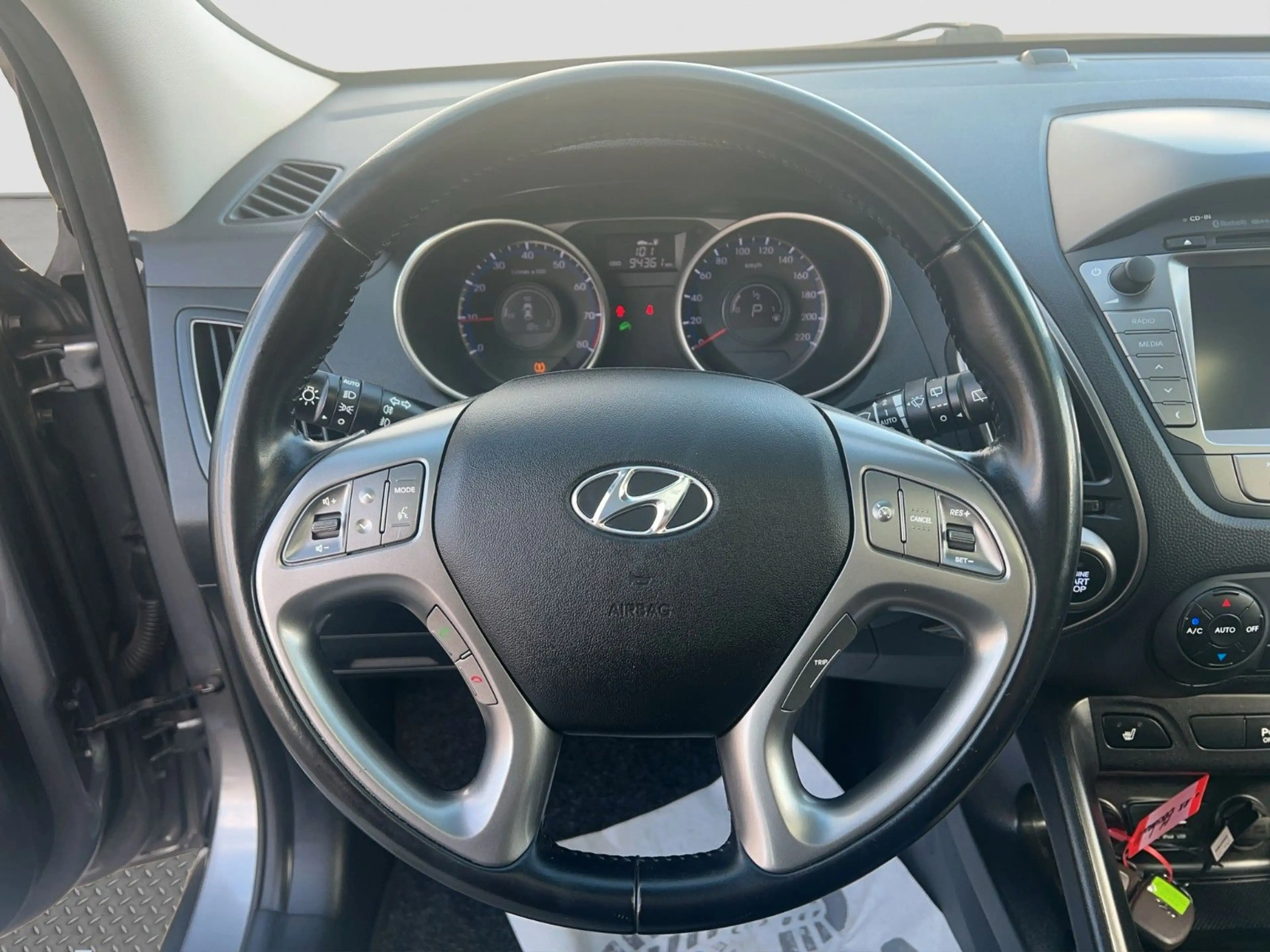 Hyundai iX35 Trend 2WD *PANO*NAVI*KAMERA*LEDER*AHK* — photo 12