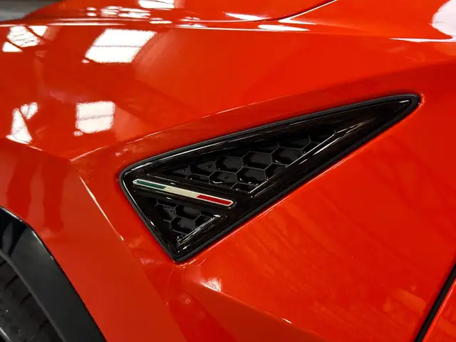 Lamborghini Urus view 15