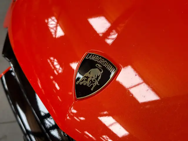 Lamborghini Urus view 14