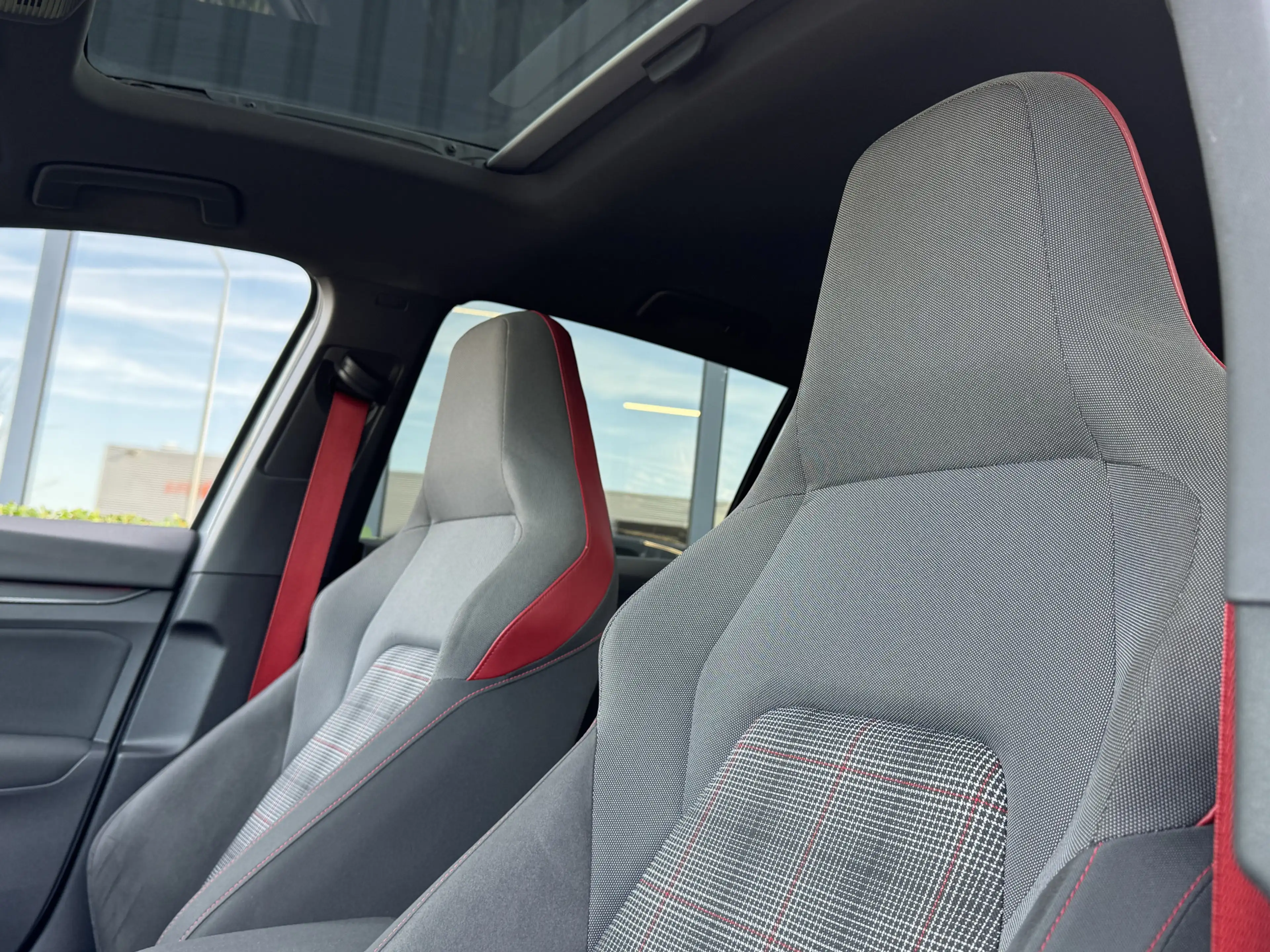 Volkswagen Golf GTI 8 2.0 TSI 245pk DSG / Aut. IQ Light Panoramadak 19 — photo 15