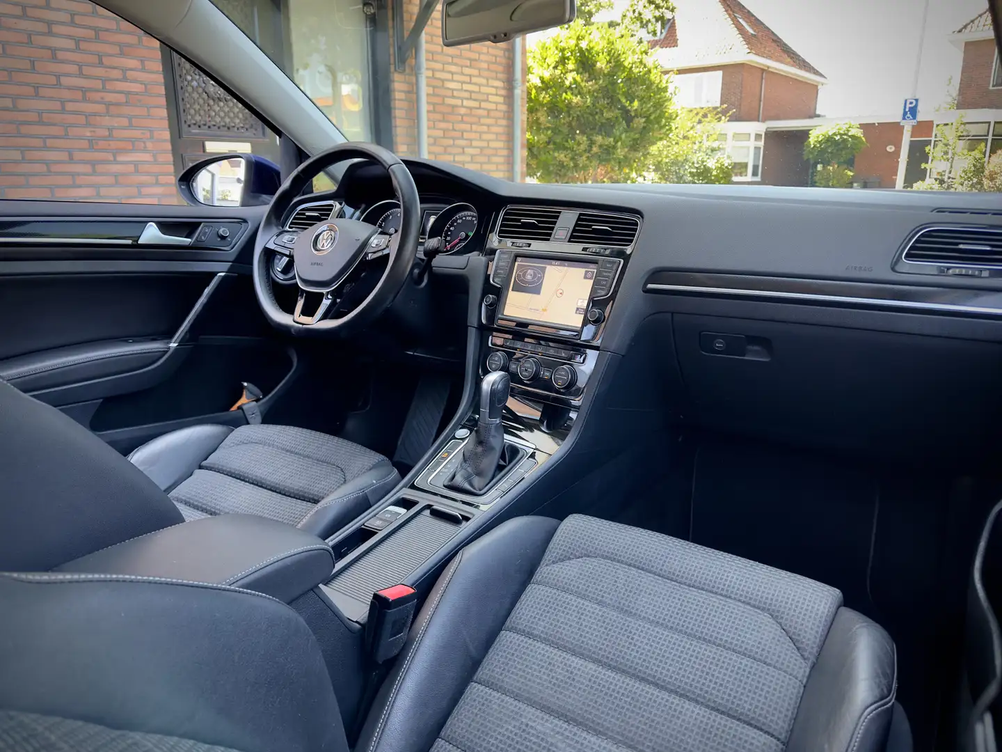 Volkswagen Golf Variant 1.2 TSI AUT7 CONNECTED LEDER NAVI CAMERA APPLE-CAR Bleu - 2