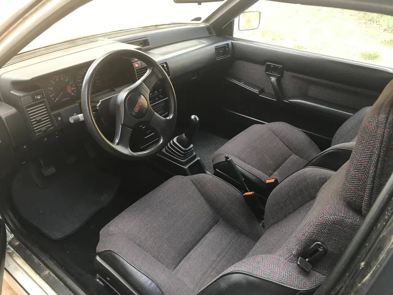 Nissan Sunny 1.8 GTI 16V, foto 6