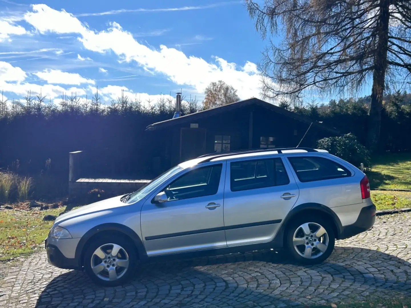 Skoda Octavia Combi Scout 4X4 150PS,1Hand,TÜV!! Silber - 2