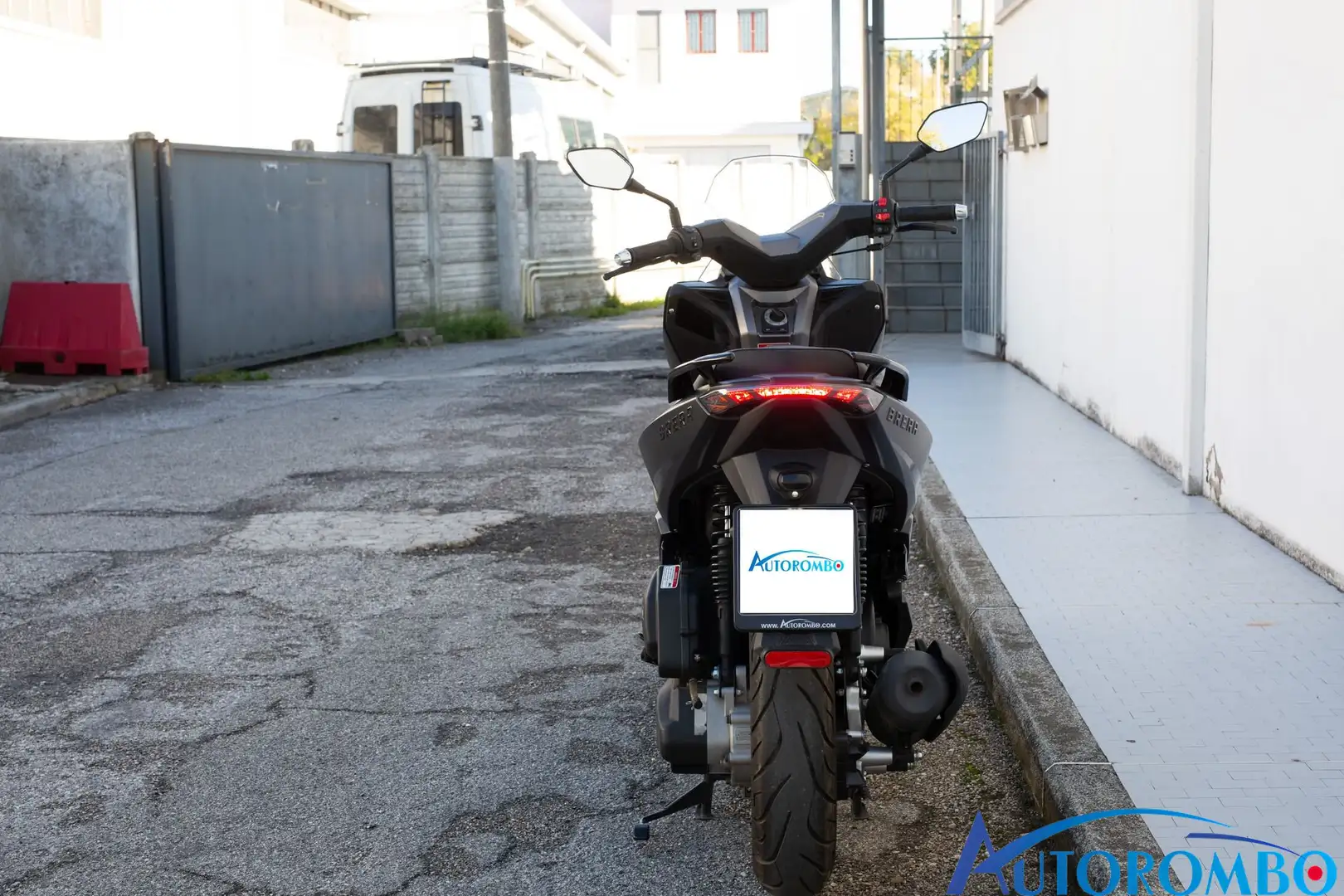 KL Motors Brera 125 - 2