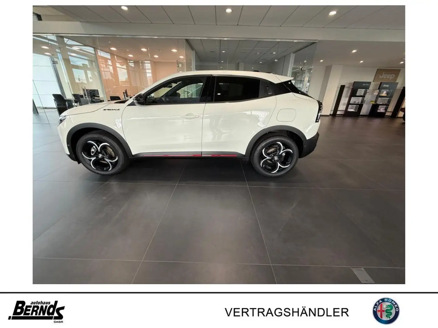 Alfa Romeo Junior 1.2 VGT Ibrida Speciale TECHNOLOGIE-PAKET Weiß - 2