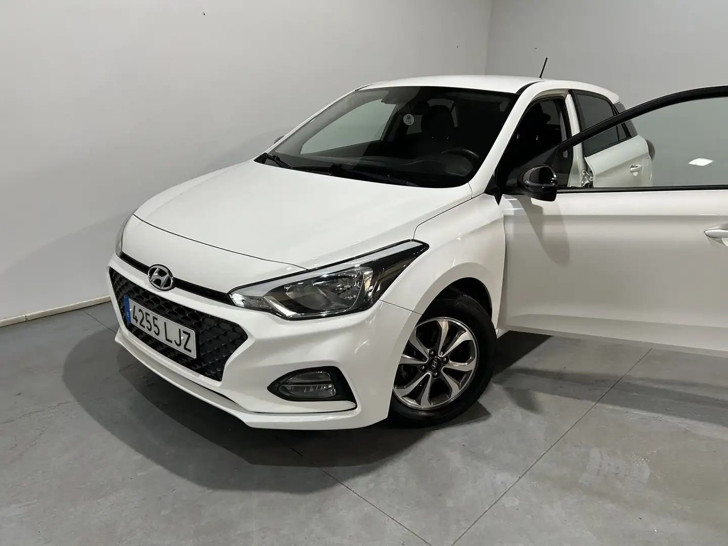 Hyundai i20 1.2 MPI Klass Blanc - 2