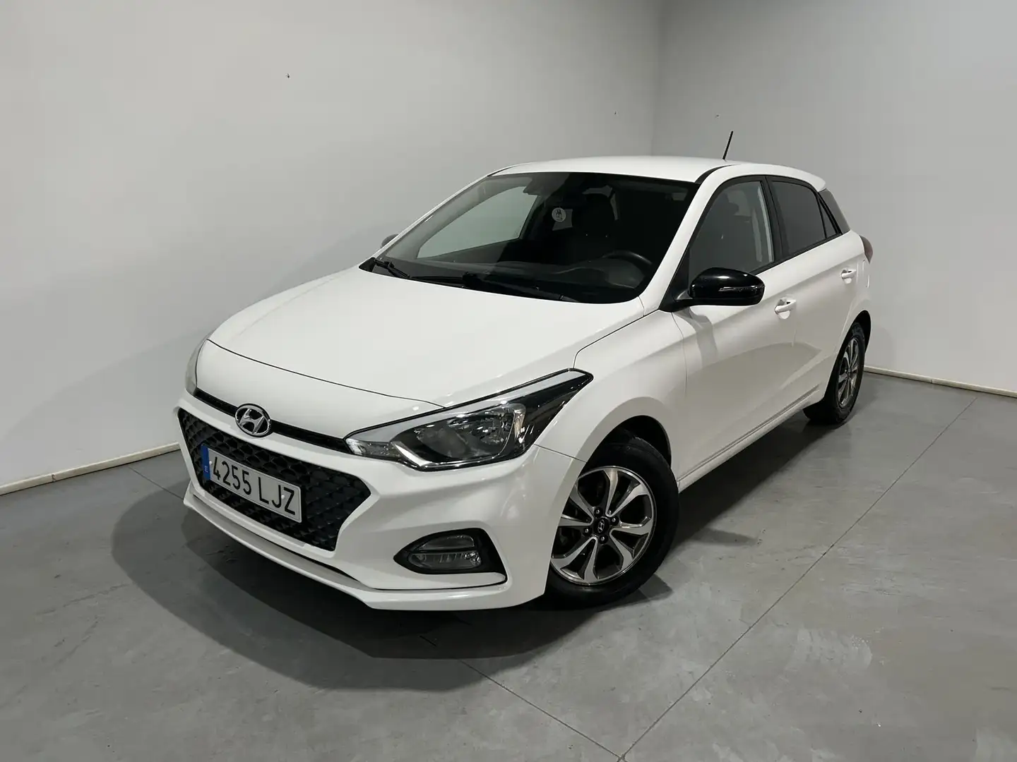 Hyundai i20 1.2 MPI Klass Blanc - 1