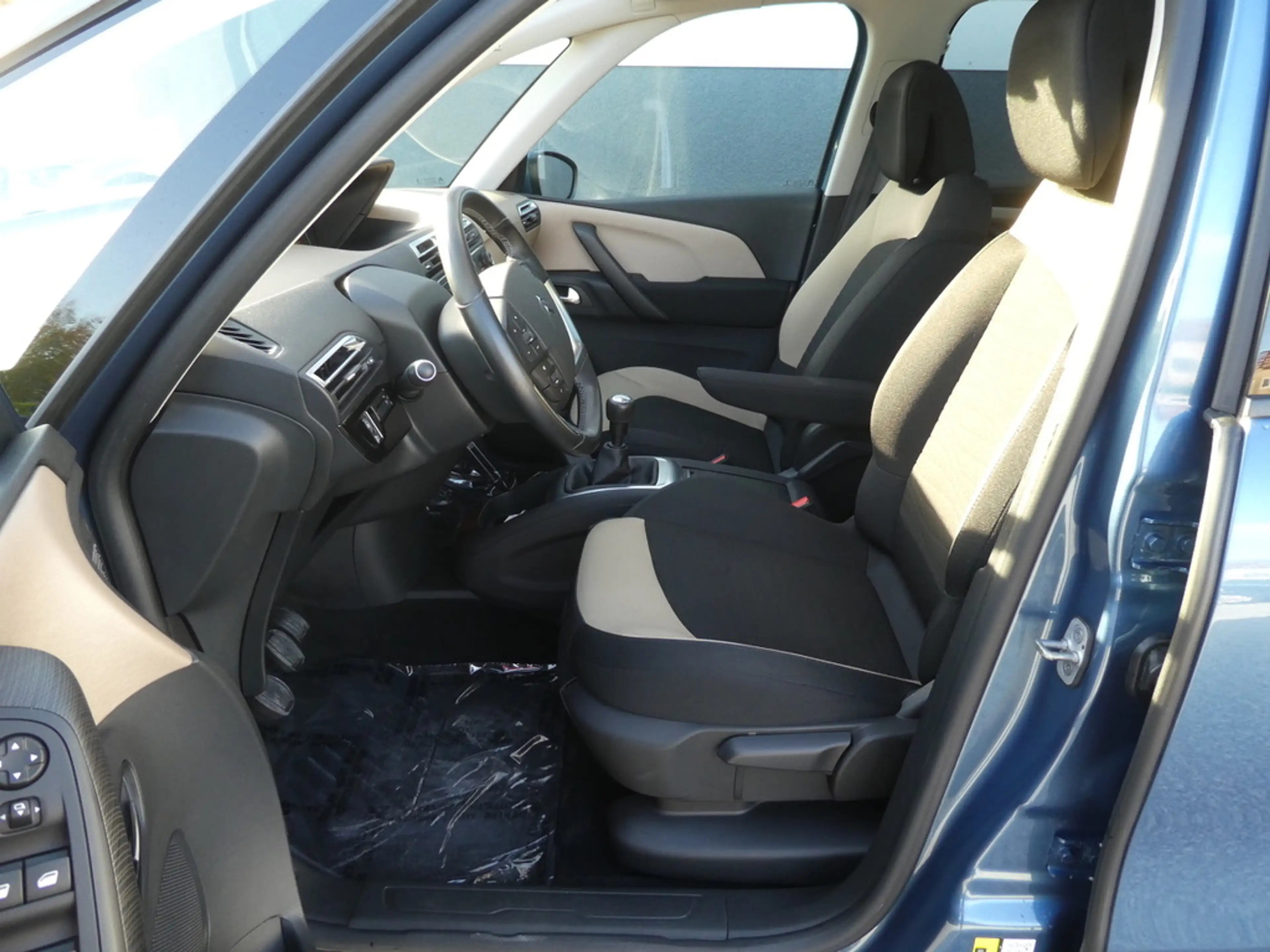 Citroen Grand C4 Picasso 1.2 Exclusive Xenon, Navi, Pano, Camera, Airco — photo 15