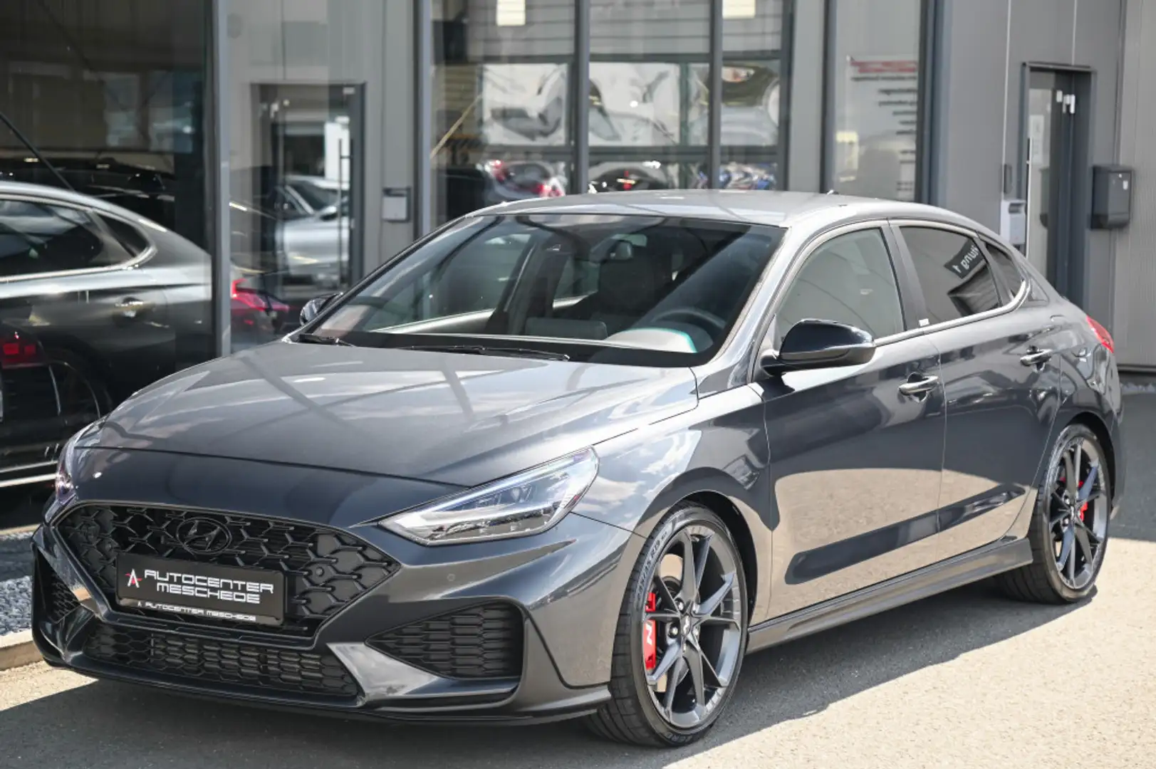 Hyundai i30 N Performance Fastback 8-DCT* Navi* AHK* Grijs - 2