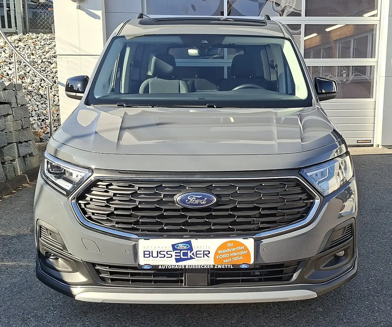 Ford Grand Tourneo Connect 2,0 EcoBlue L2 Active Aut. Grau - 2