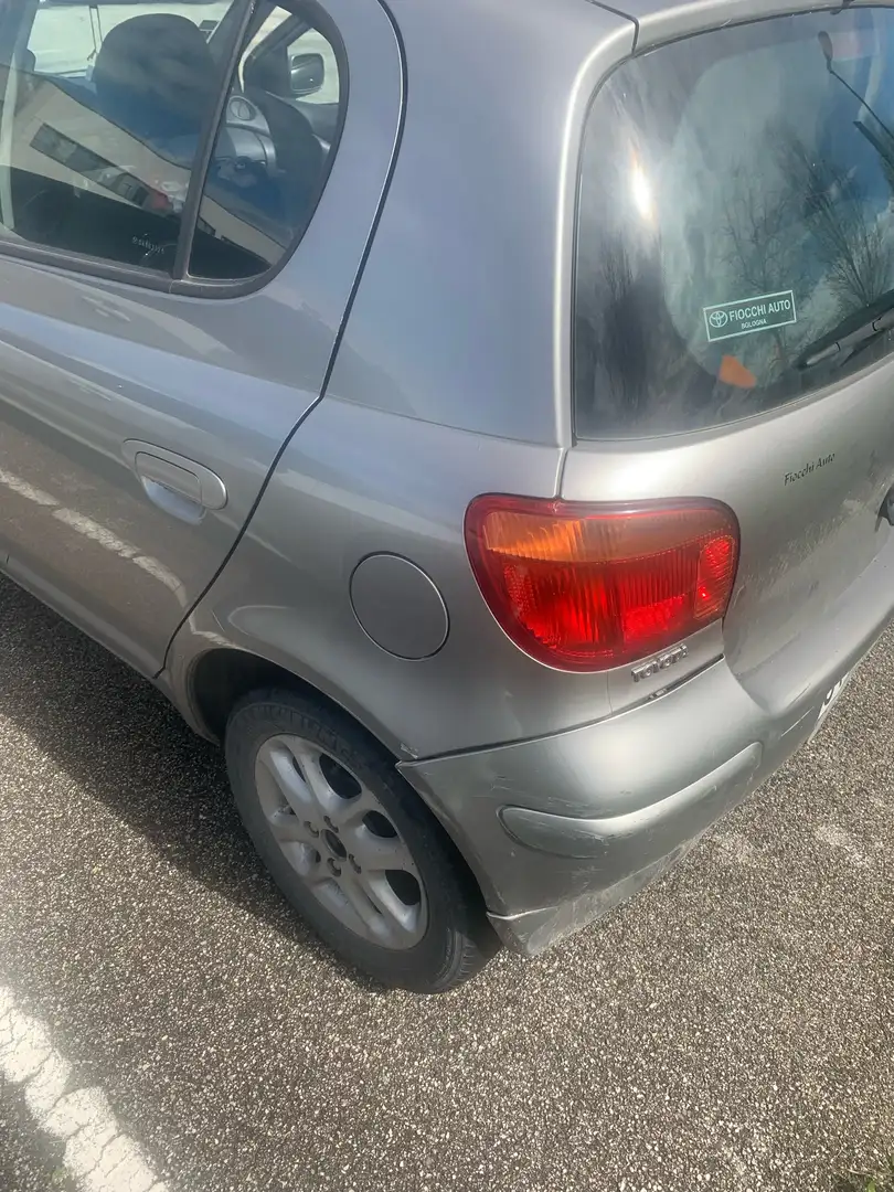 Toyota Yaris 5p 1.3 Sol Argento - 2