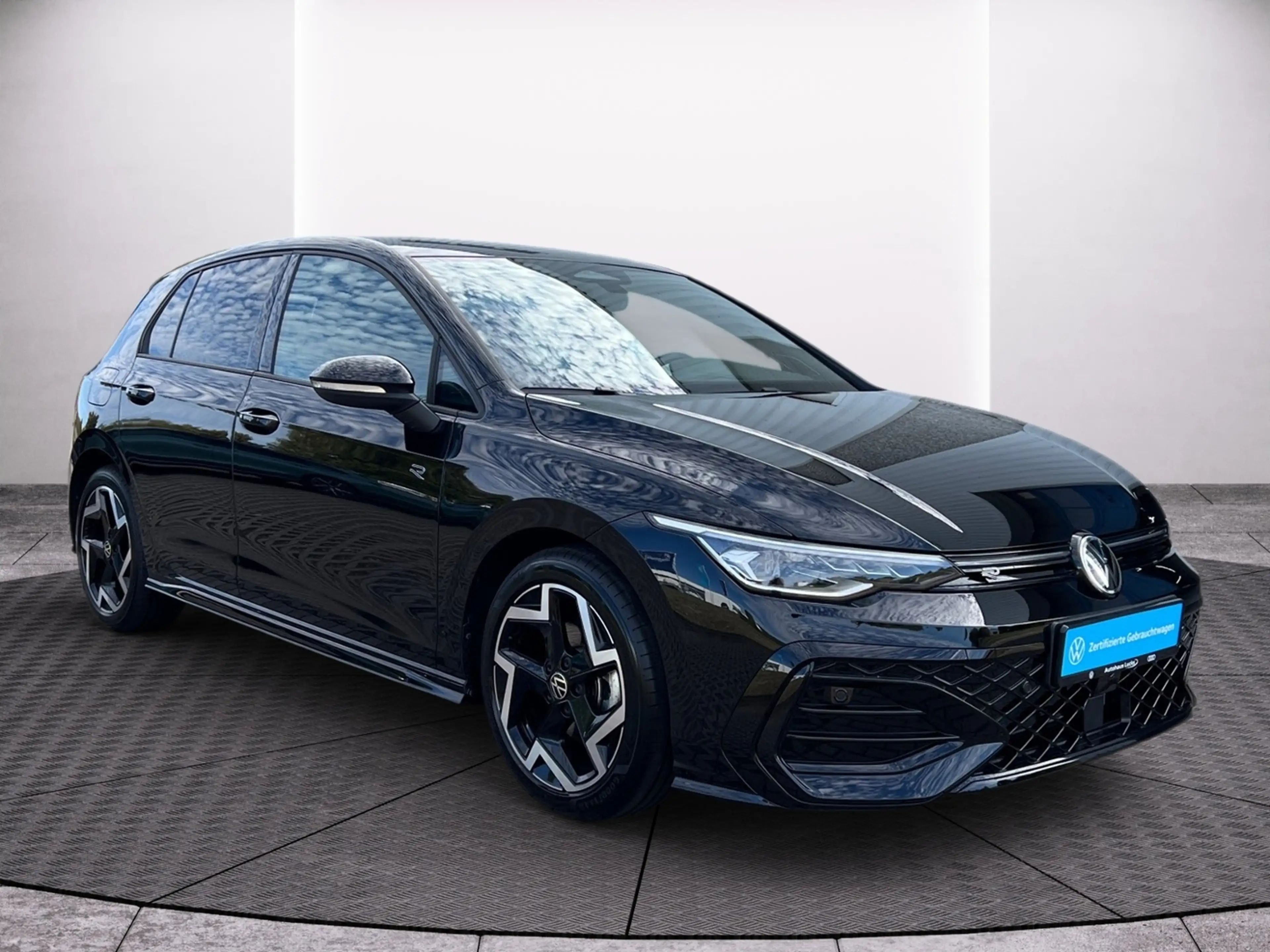 Volkswagen Golf R -Line 1.5 TSI Black Style Kamera Sound — photo 3