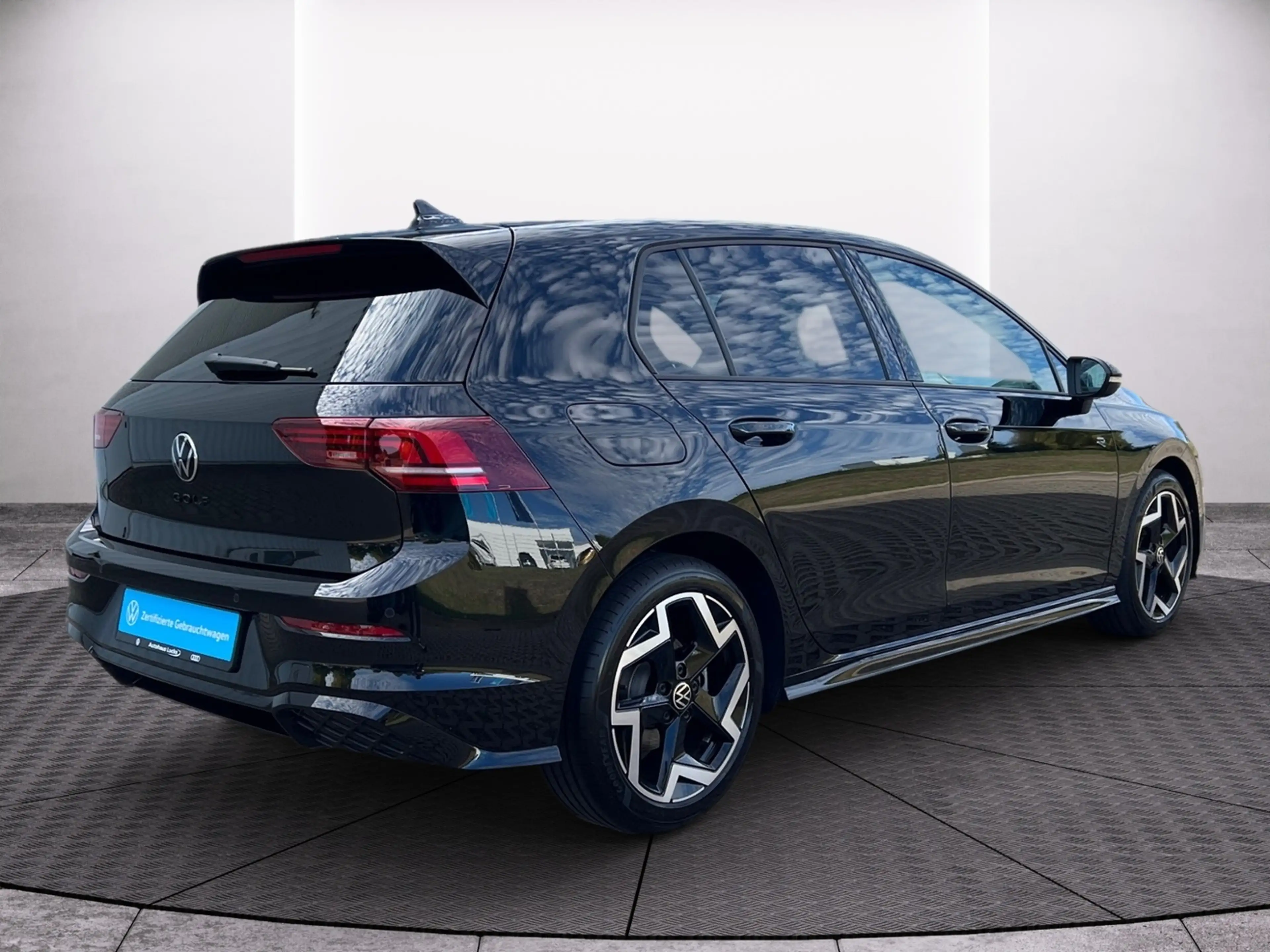 Volkswagen Golf R -Line 1.5 TSI Black Style Kamera Sound — photo 6