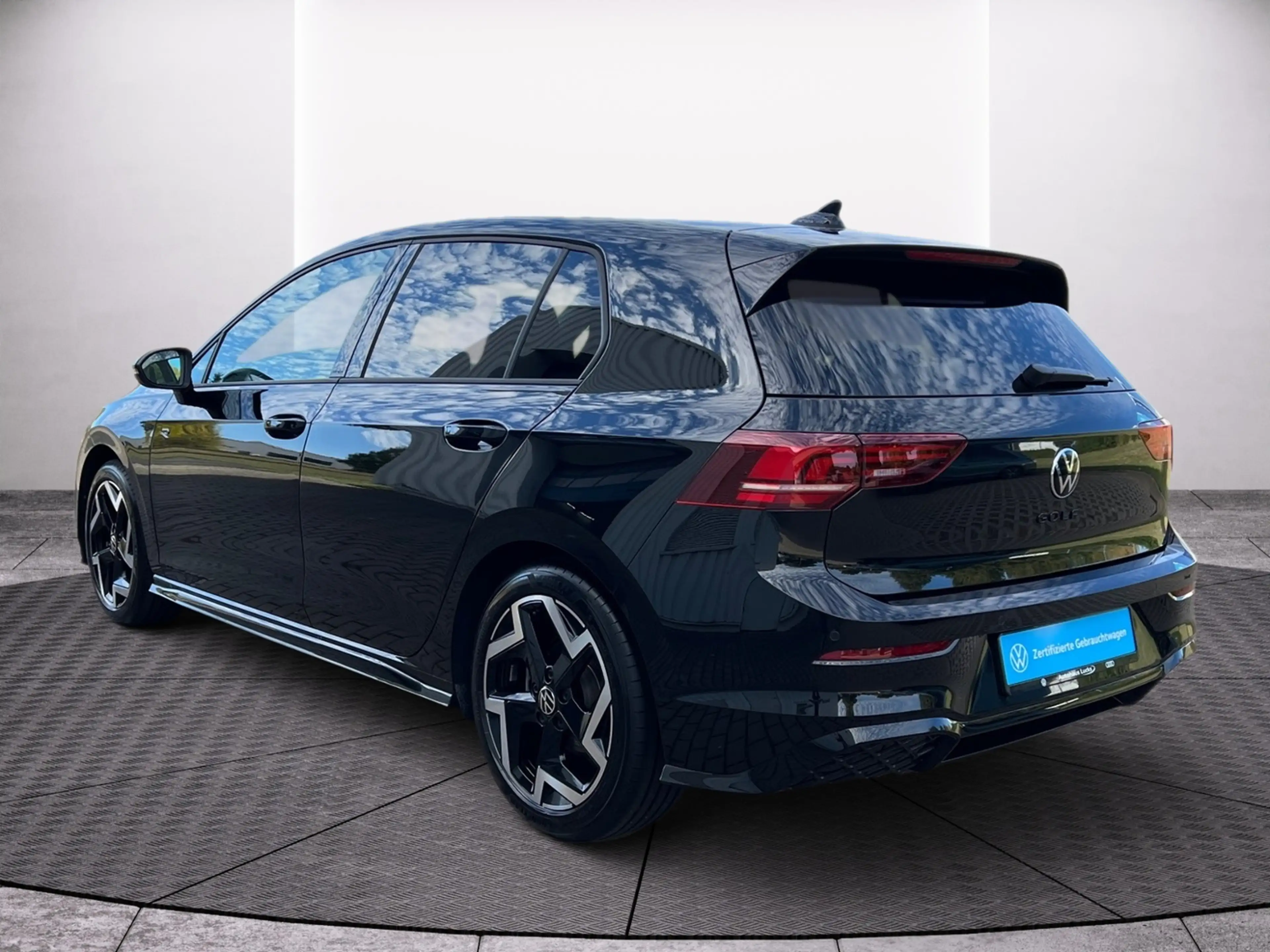 Volkswagen Golf R -Line 1.5 TSI Black Style Kamera Sound — photo 5