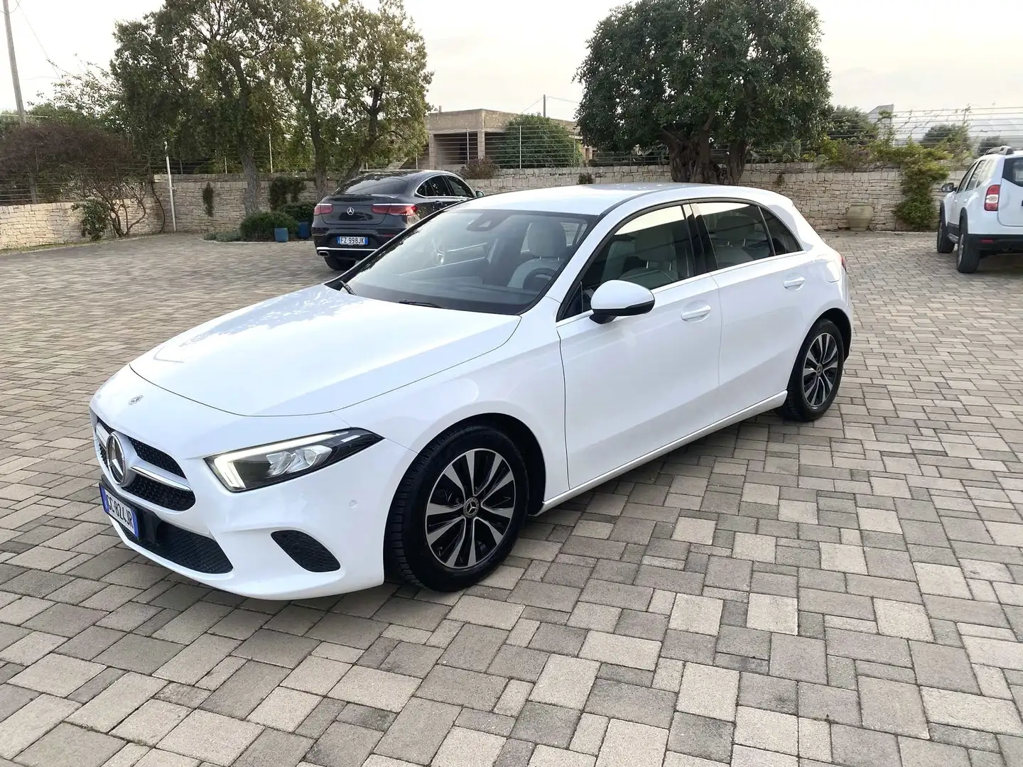 Mercedes-Benz A 180 A 180 d Business Extra auto Bianco - 2