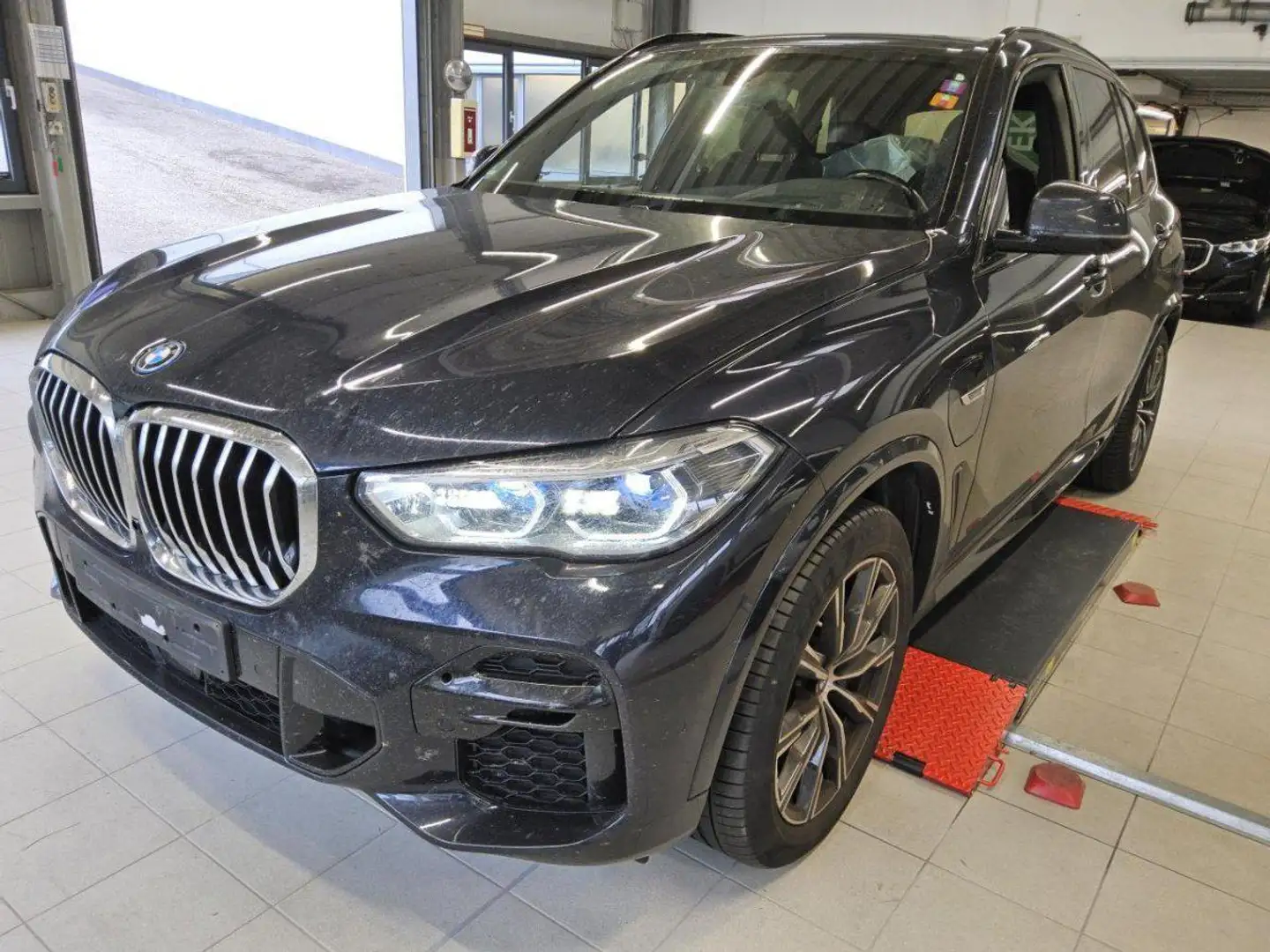 BMW X5 45e M SPORT/SHADOW/20Z./LSR/HuD/PANO/AHK/LIVE Чёрный - 1