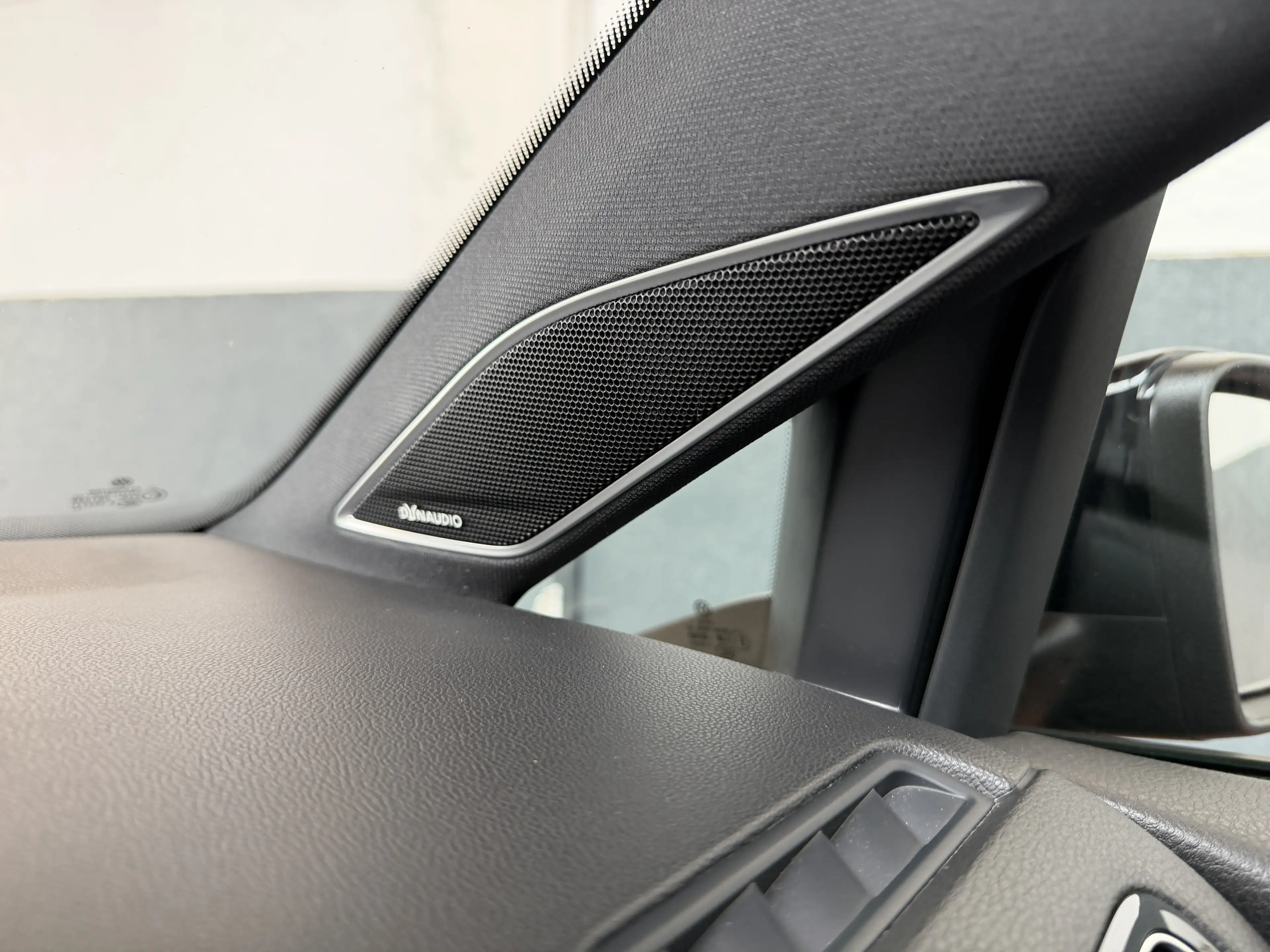 Volkswagen Golf R 7.5 Facelift — photo 10