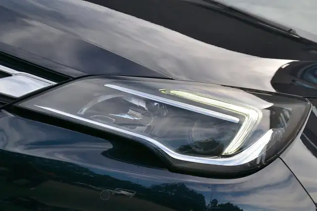 Opel Astra view 5