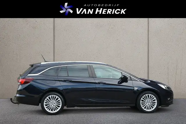 Opel Astra view 3