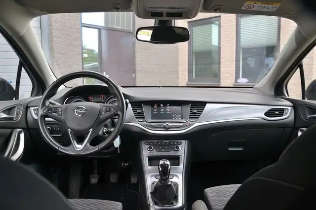 Opel Astra view 10
